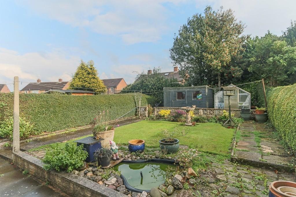 Catherine Close, Charford, Bromsgrove, B60 3HU 2 bed terraced house for