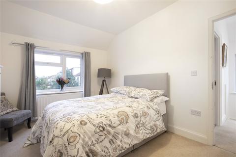 2 Bicester Road, Richmond, TW9 4QL