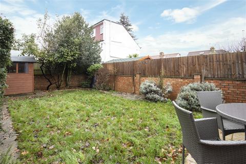 2 Bicester Road, Richmond, TW9 4QL