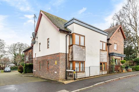 2 Edwards Close, Kings Worthy, Winchester, SO23 7HX