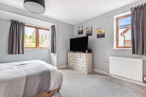 2 Edwards Close, Kings Worthy, Winchester, SO23 7HX