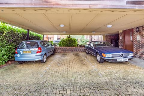 2 Edwards Close, Kings Worthy, Winchester, SO23 7HX