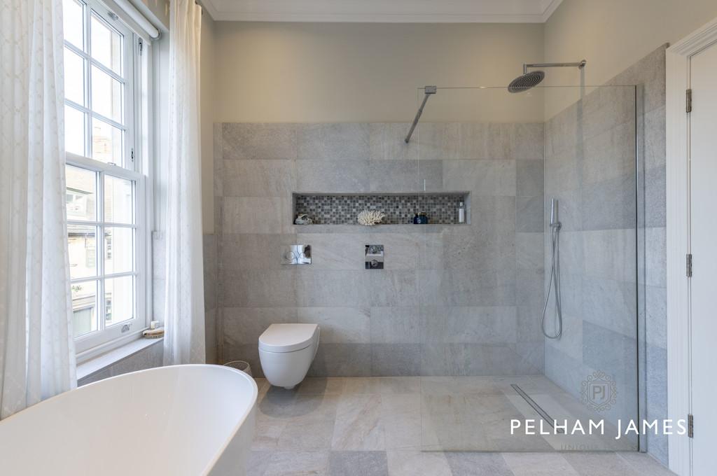 Principal bathroom suite