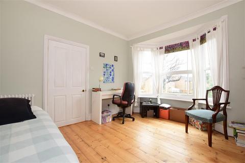 6 Headcorn Road, Staplehurst, Tonbridge, TN12 0BT