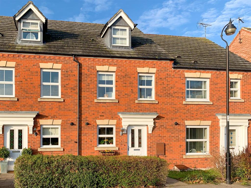 Wellesbourne Road, Barford, Warwick 3 bed house £300,000