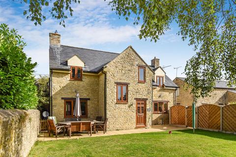 Lea House Meadow Drive, Fewcott, Bicester, OX27 7PS