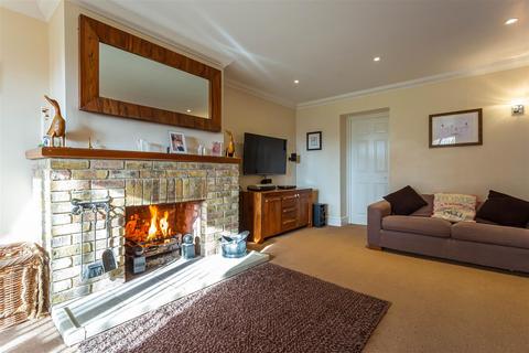 Lea House Meadow Drive, Fewcott, Bicester, OX27 7PS