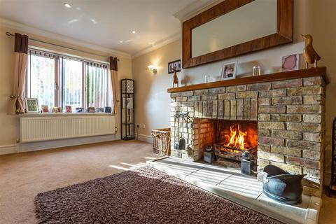Lea House Meadow Drive, Fewcott, Bicester, OX27 7PS