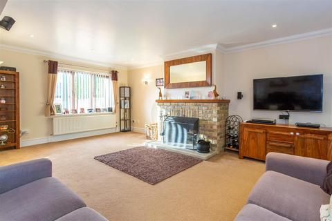 Lea House Meadow Drive, Fewcott, Bicester, OX27 7PS