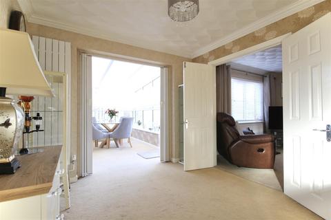 19 Darcey Close, Grange Park, Swindon, SN5 6DZ