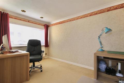 19 Darcey Close, Grange Park, Swindon, SN5 6DZ