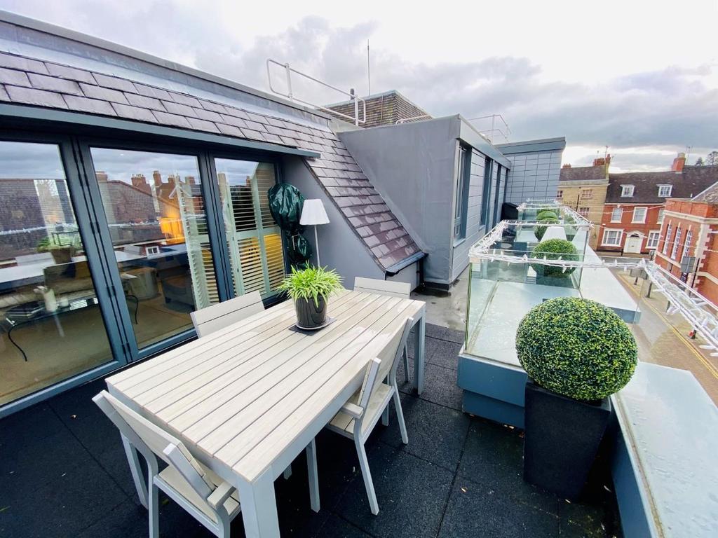 Swan Roof Terrace.jpg