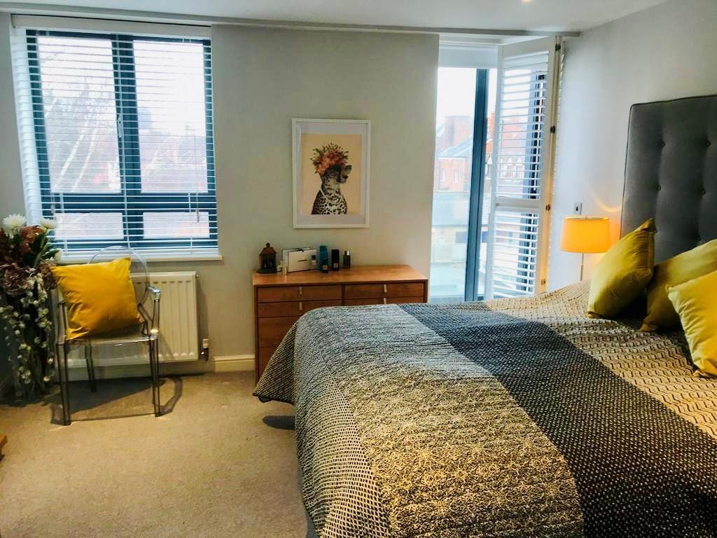 Bed1.jpg