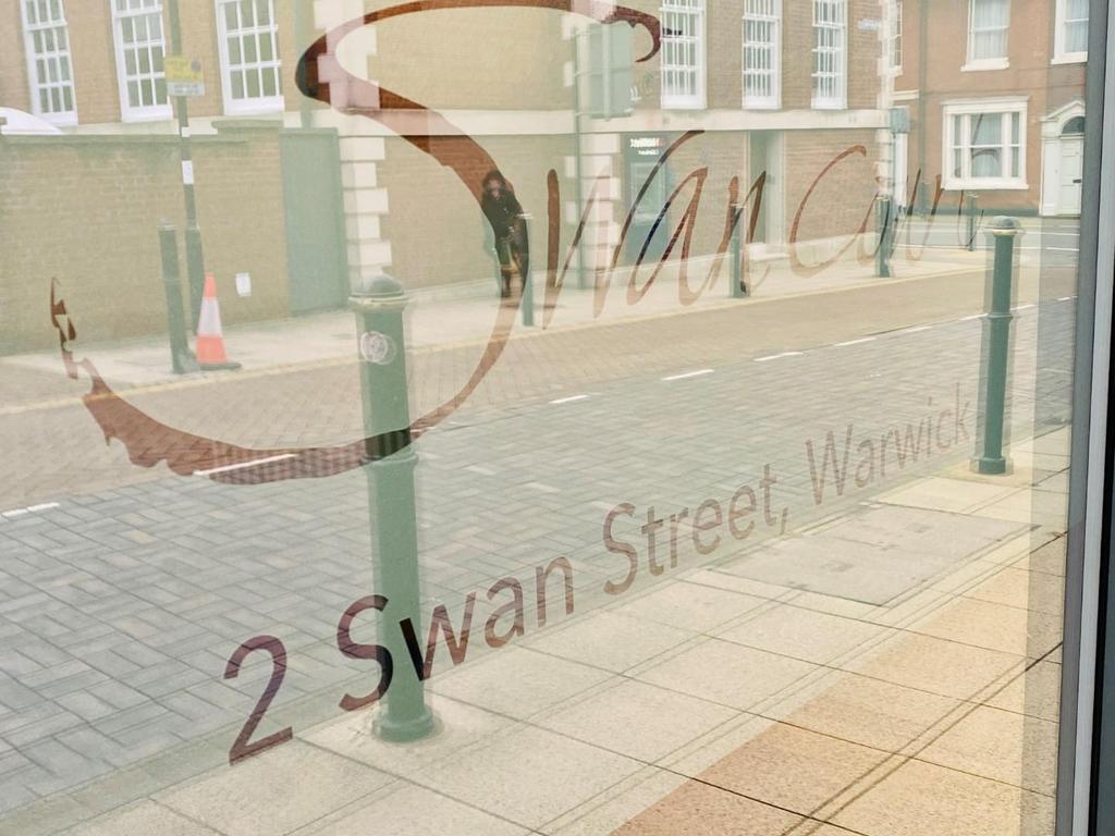 Swan Sign.jpg