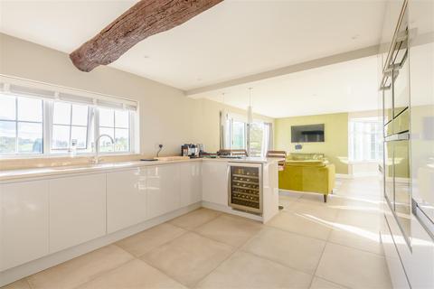 Seechem Lodge Icknield Street, Alvechurch, Birmingham, B48 7DS