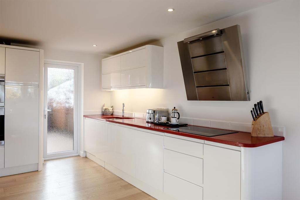 Breakfast / Dining Kitchen