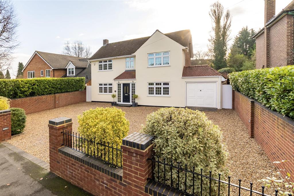 Simons Walk, Englefield Green 4 bed detached house £1,050,000