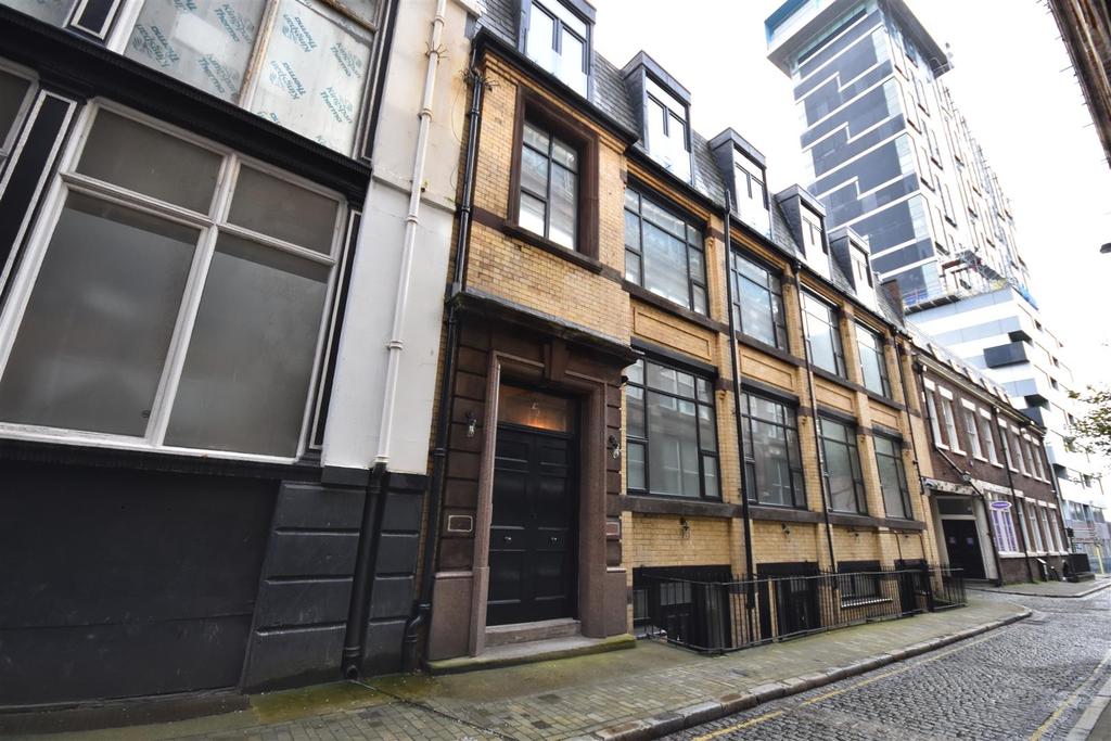 Fazakerley Street, Liverpool 2 bed apartment £850 pcm (£196 pw)