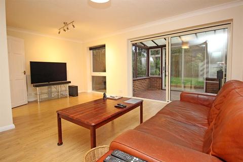 68 Basils Road, Stevenage, SG1 3PZ
