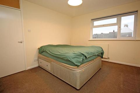 68 Basils Road, Stevenage, SG1 3PZ