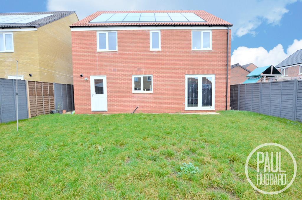 Pritchard Close, Oulton Broad, Lowestoft 5 bed detached house £300,000
