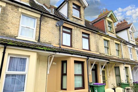 16 Thanet Gardens, Folkestone, CT19 6DF