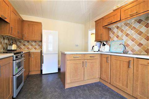 16 Thanet Gardens, Folkestone, CT19 6DF