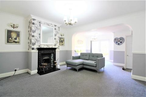 16 Thanet Gardens, Folkestone, CT19 6DF