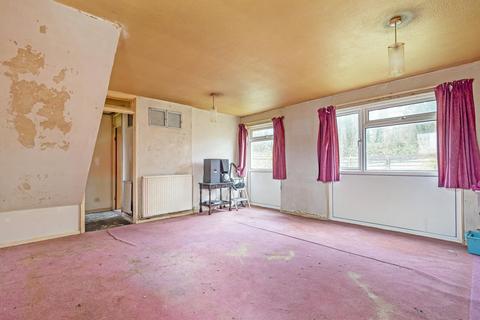 18 Greville Close, Guildford, GU2 8DW
