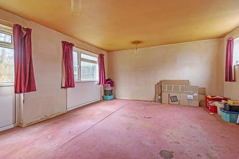 18 Greville Close, Guildford, GU2 8DW