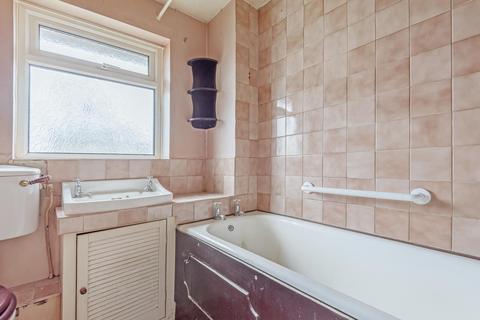 18 Greville Close, Guildford, GU2 8DW