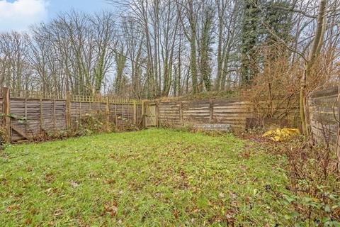 18 Greville Close, Guildford, GU2 8DW