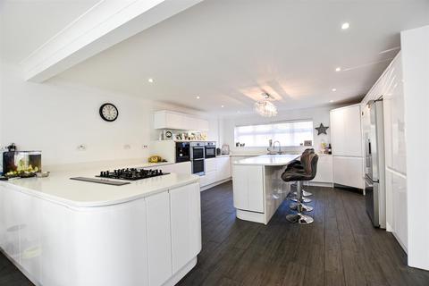 6 Ascot Close, Chatham, ME5 8PT