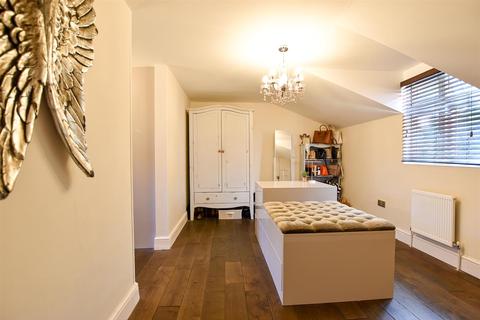 6 Ascot Close, Chatham, ME5 8PT