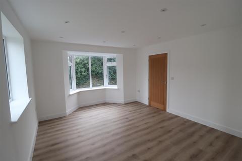 Chy Kellis Fore Street, Grampound, Truro, TR2 4SB
