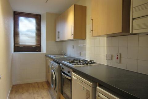 2 bedroom flat to rent, Milnbank Road, Dundee, DD1
