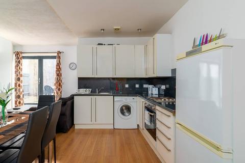 2 bedroom apartment to rent - Barnet Grove, Bethnal Green, E2