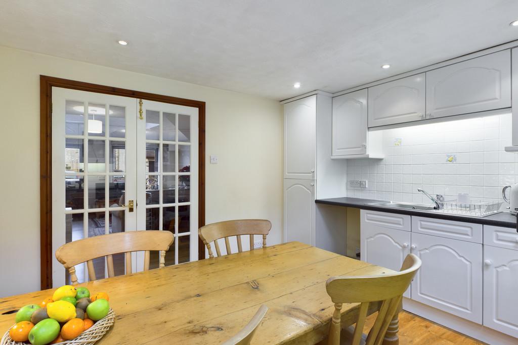 Kitchen/Dining Area
