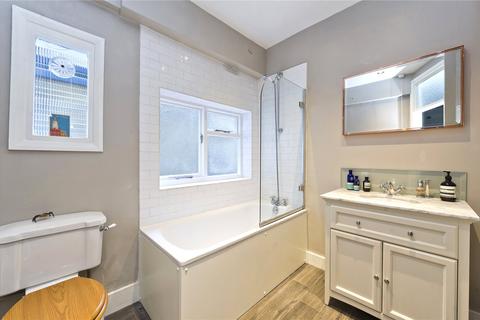 128 Addison Gardens, London, W14 0DS