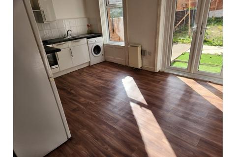 Studio to rent, 7 Dampiet Street, Bridgwater, TA6