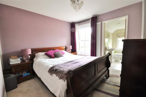 5 Spencers Road, Horsham, RH12 2JQ
