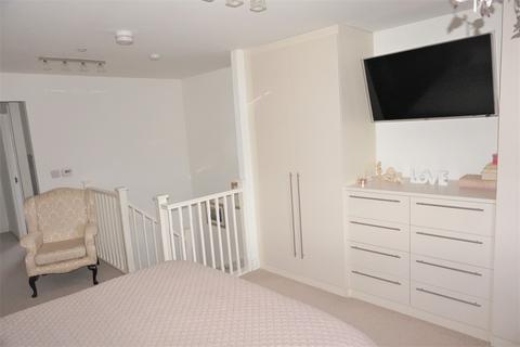 45 Renwick Drive, Bromley, BR2 9GS