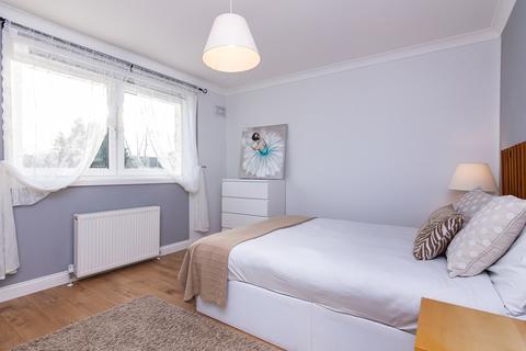 3 Glen Place, Penicuik, EH26 0AL