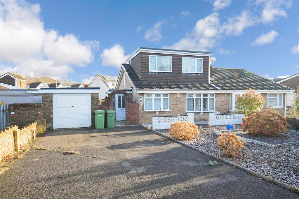 Hazel Grove, Caerphilly 2 bed bungalow £200,000