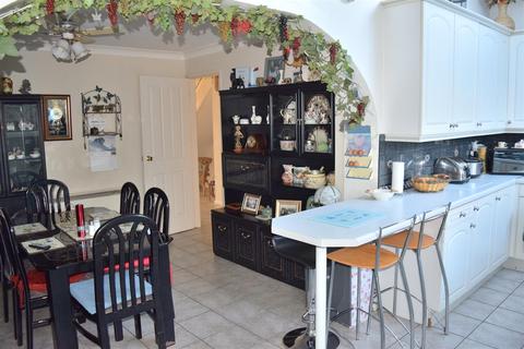 66 Cherry Tree, Bridport, DT6 5HQ