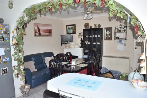 66 Cherry Tree, Bridport, DT6 5HQ