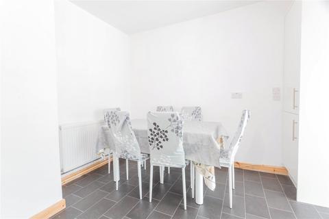 72 Holly Grove, Chadderton, Oldham, OL9 0DQ