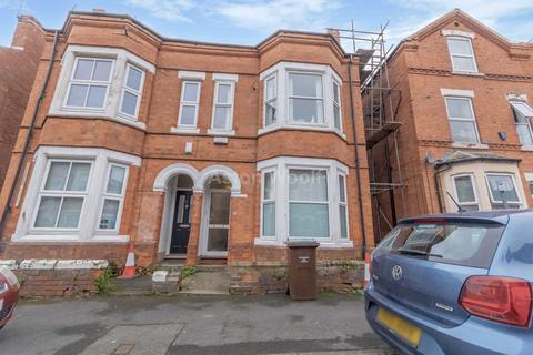 5 bedroom semi-detached house to rent, Gregory Avenue, Lenton