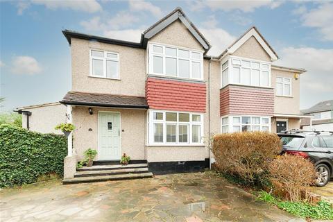 17 Inverness Road, Worcester Park, KT4 8PT