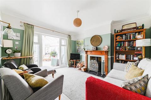 17 Inverness Road, Worcester Park, KT4 8PT